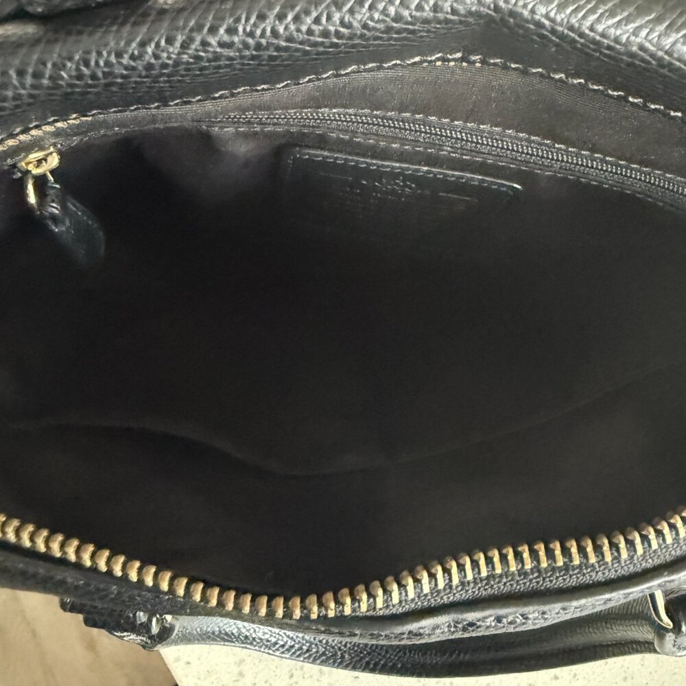 Signature Crossbody - Picture 2 of 2